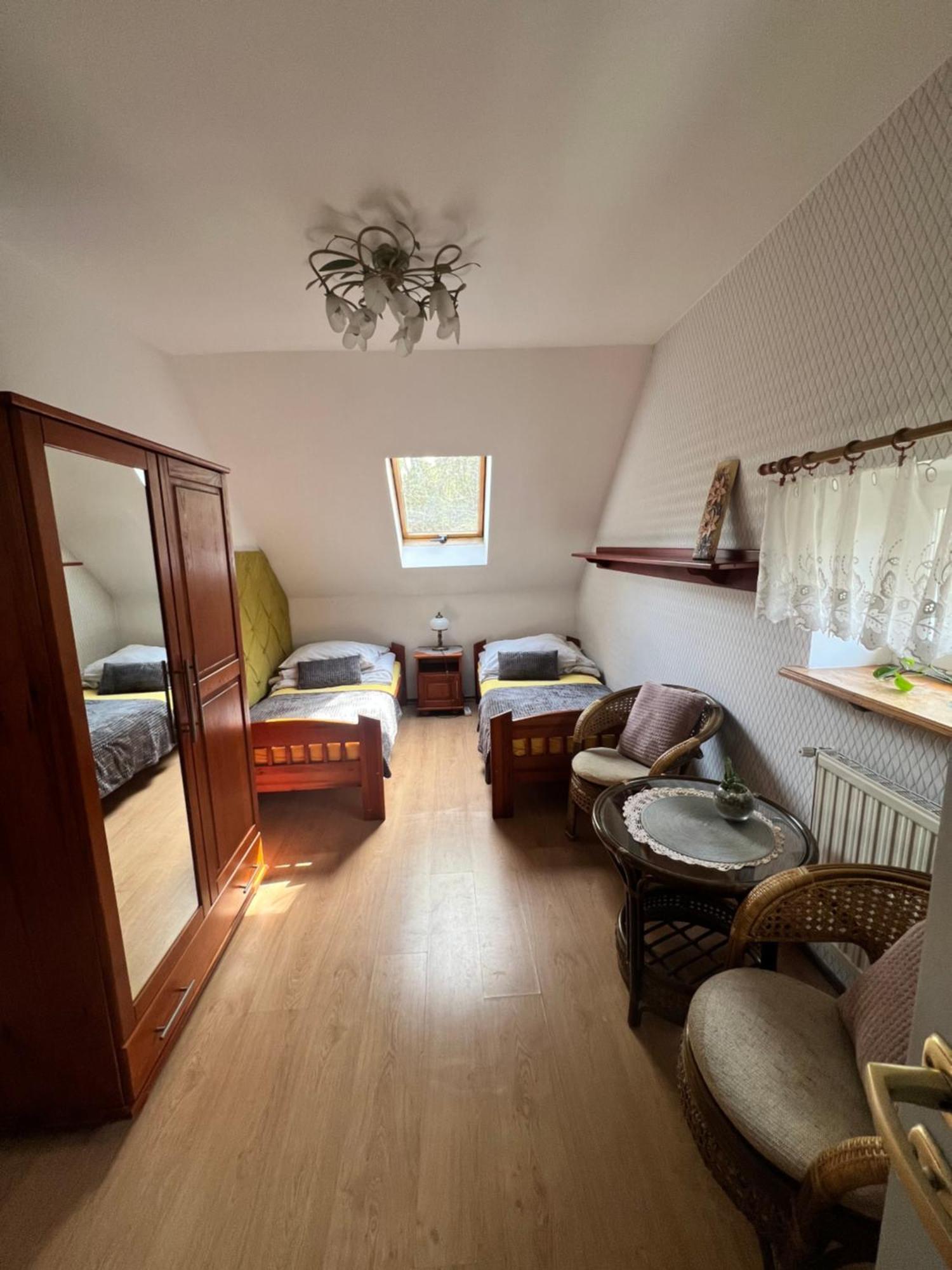 Osrodek Wypoczynku Natura W Naleczowie Exterior foto
